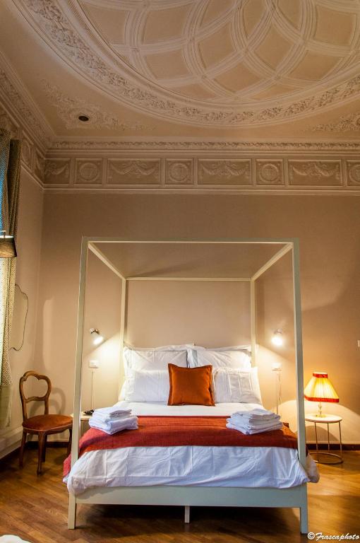 Liberty House - Deluxe Double Room With Balcony