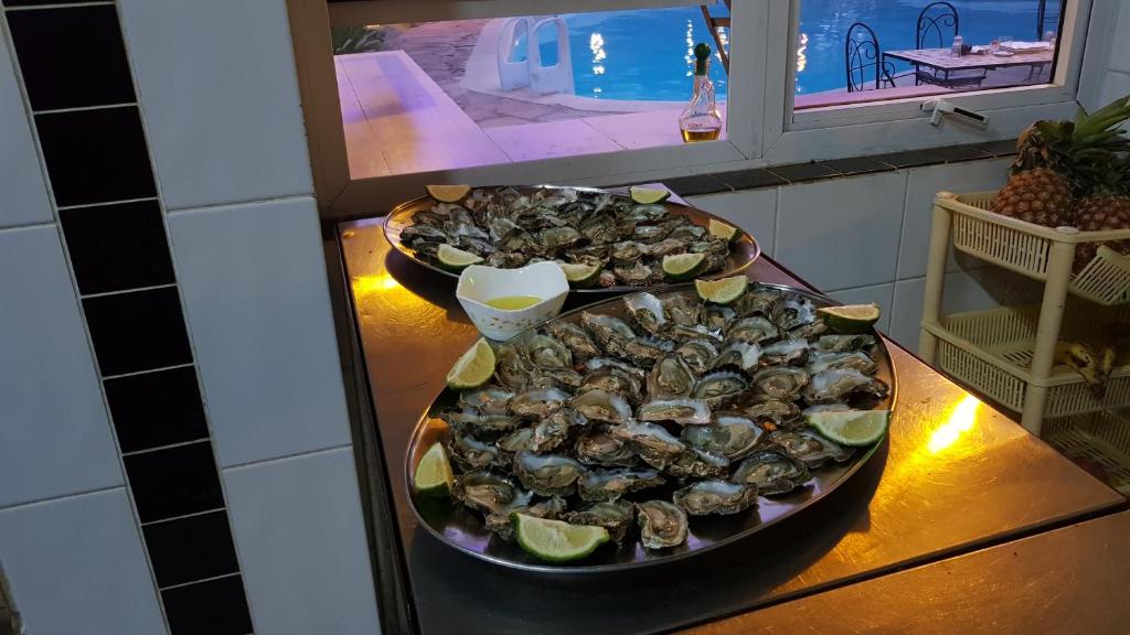 Jídlo v hotelu nebo okolí