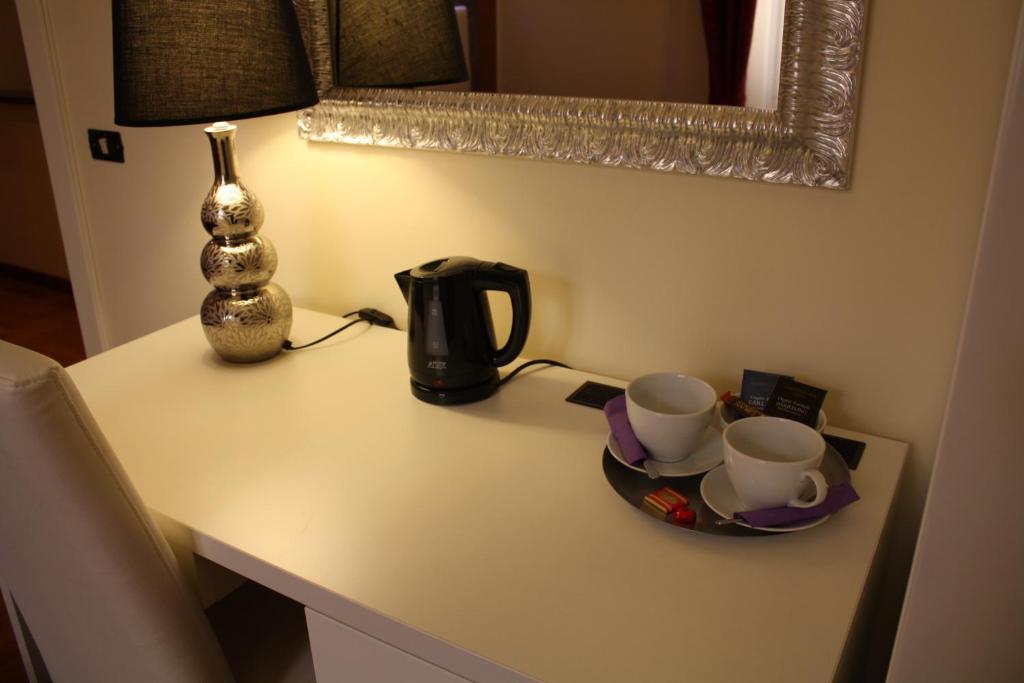 Coffee and tea making facilities at Residenza Elizabeth