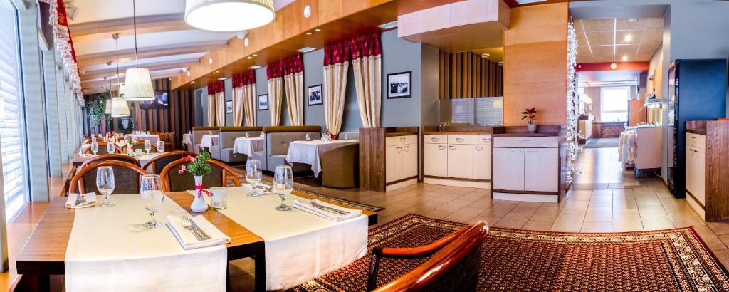 Restaurace v ubytování Hotell Wironia