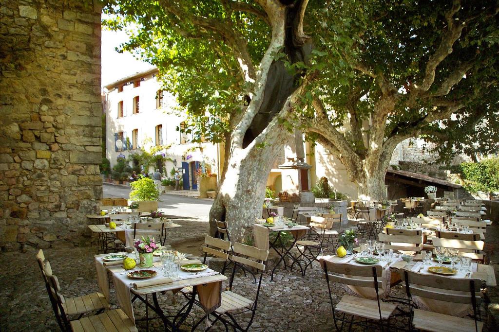 Restaurace v ubytování Hotel Restaurant des Deux Rocs