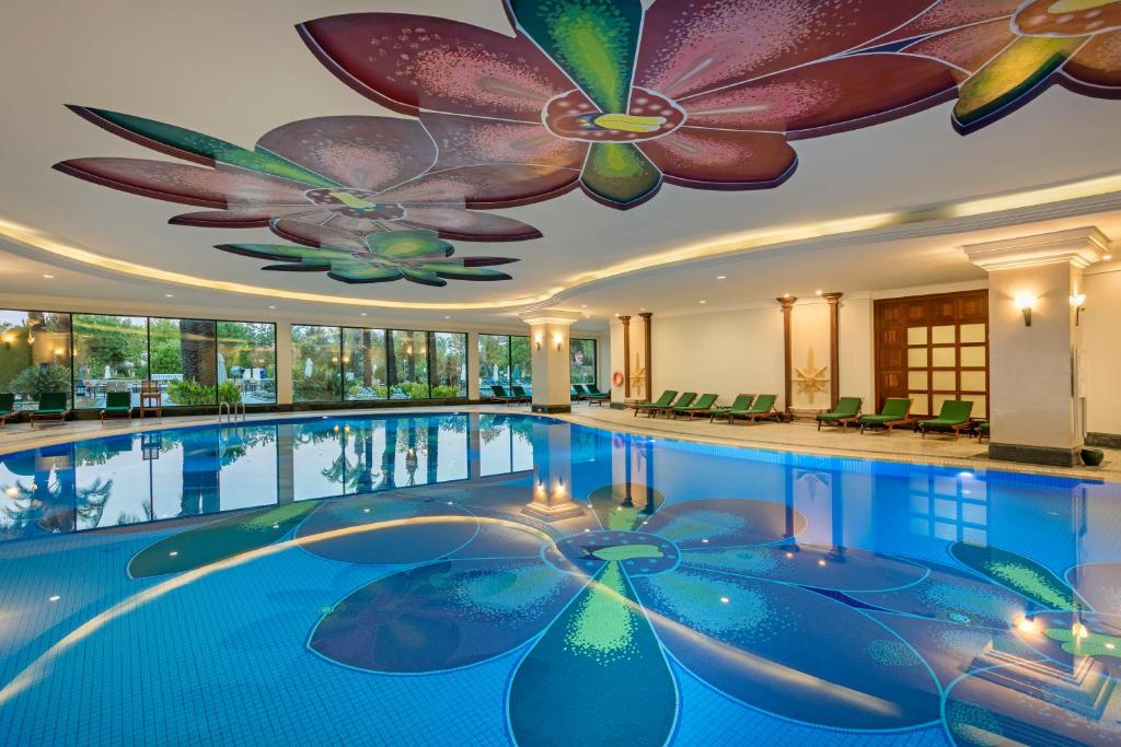 Bazén v ubytování IC Hotels Green Palace - Kids Concept nebo v jeho okolí