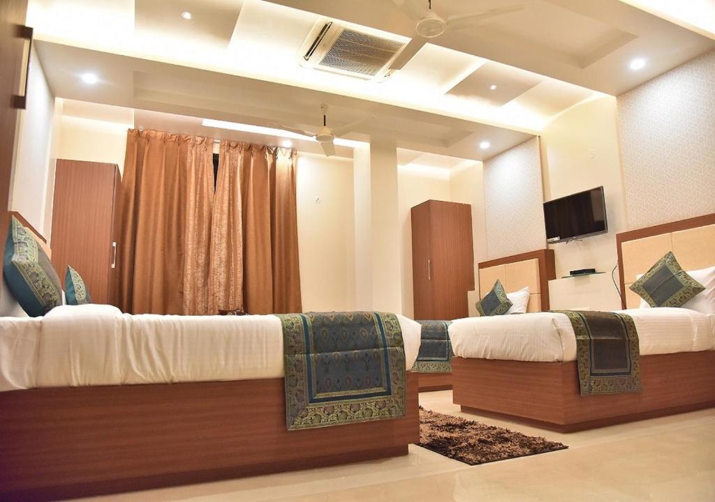 Hotel Rk Grand - 卓越的家庭房