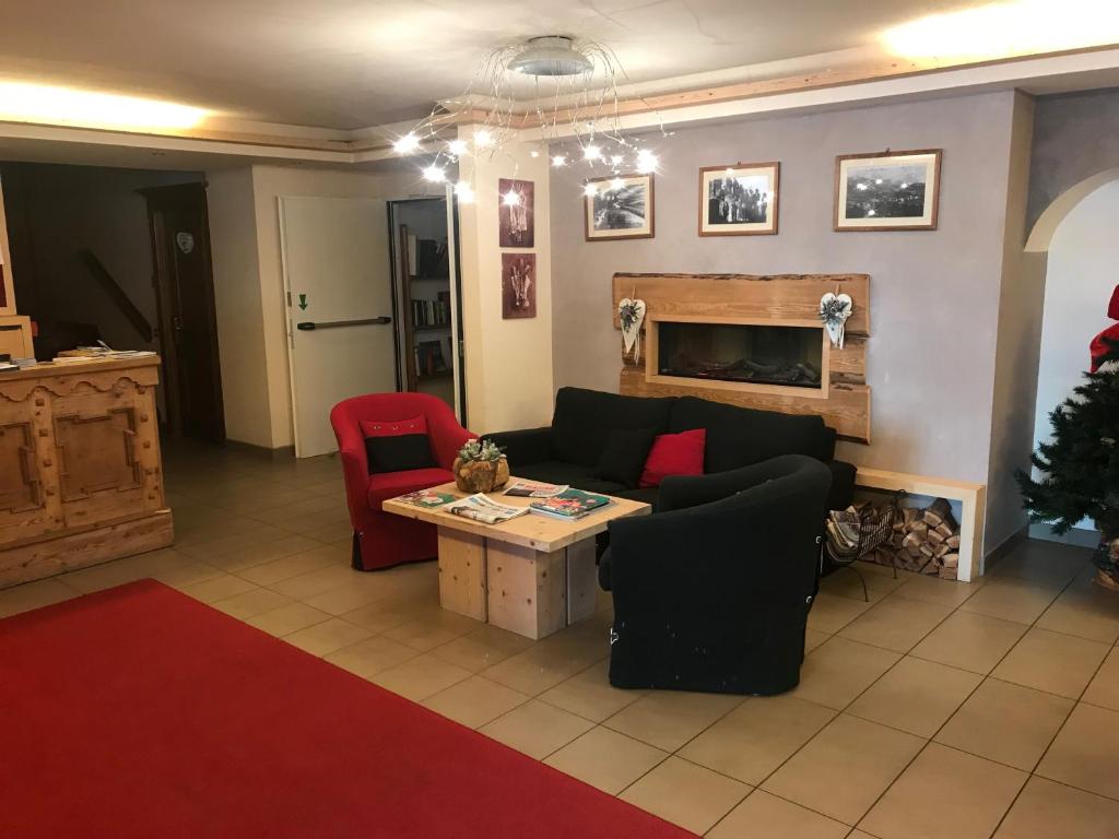 Posezení v ubytování Alpenlife Hotel Someda