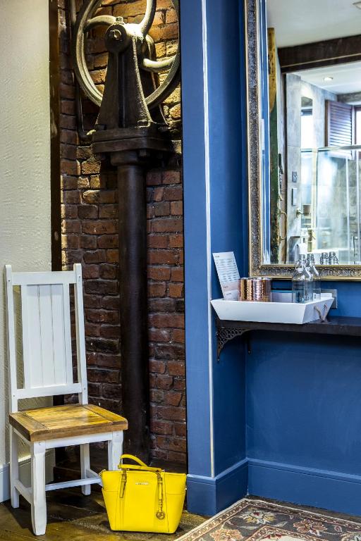 The Cow Hollow Hotel