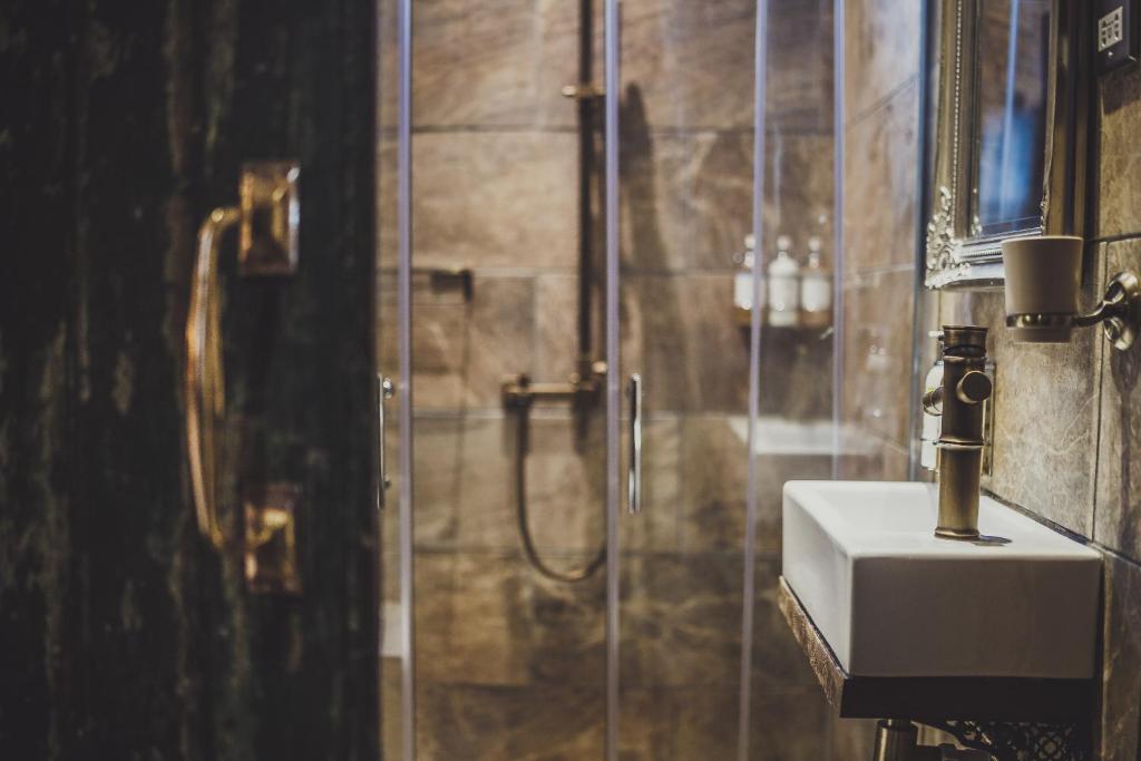 The Cow Hollow Hotel - Resim 28