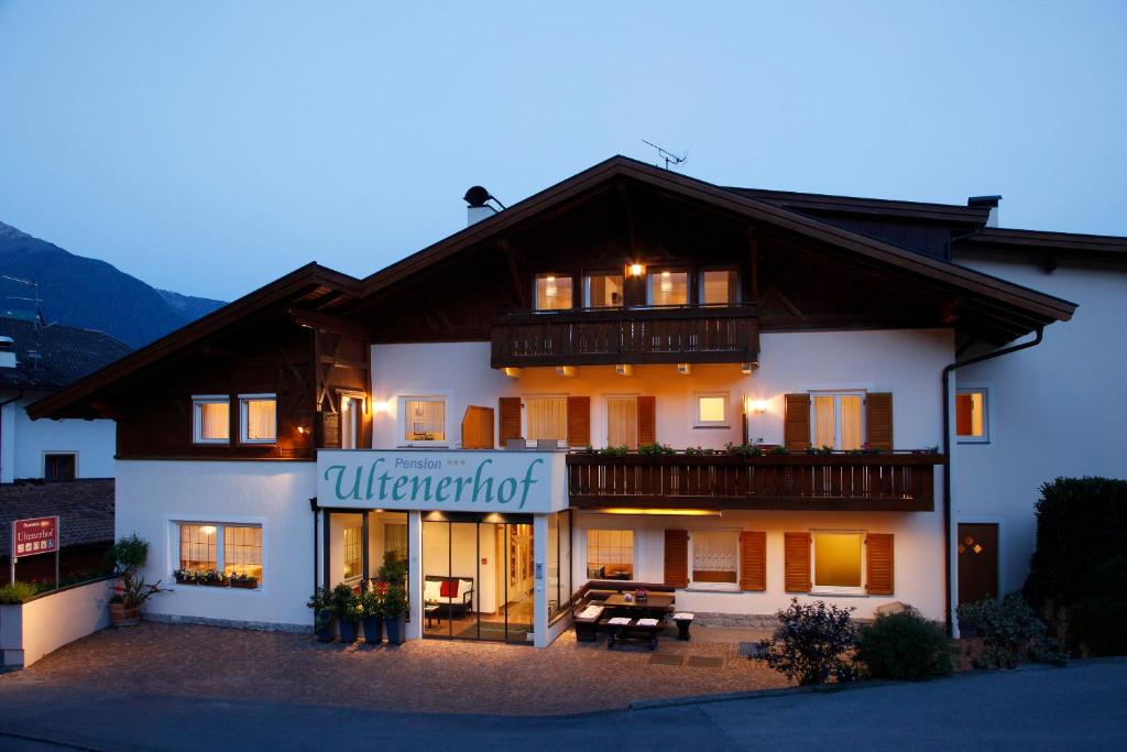 Hotel Ultenerhof, Lagundo, Italy - Booking.com