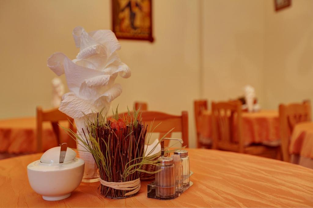 Restaurace v ubytování Hotel Pension Bernstein am Kurfürstendamm