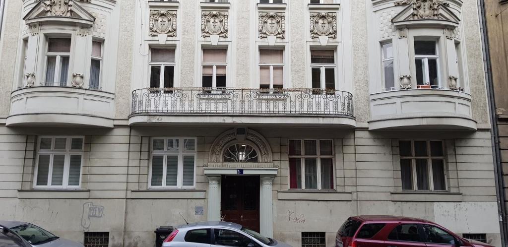 Budova, v ktorej sa apartmán nachádza