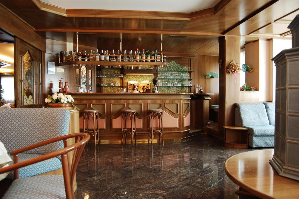 Lounge nebo bar v ubytování Hotel Quadrifoglio