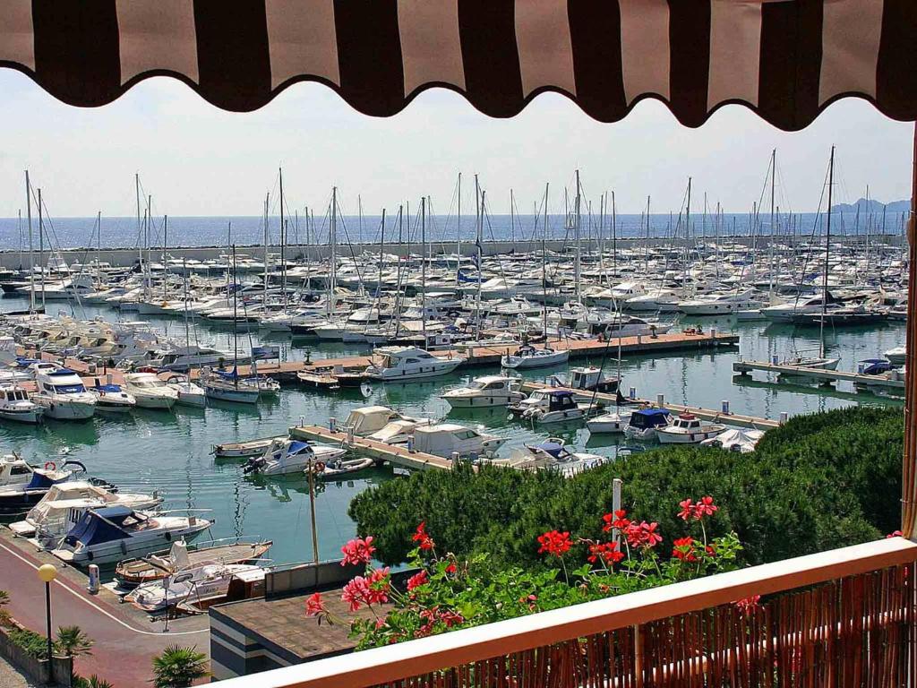 hotel ancora riviera
