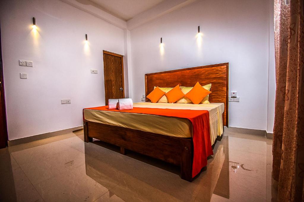 Postel nebo postele na pokoji v ubytování Heavens Door Guest Inn