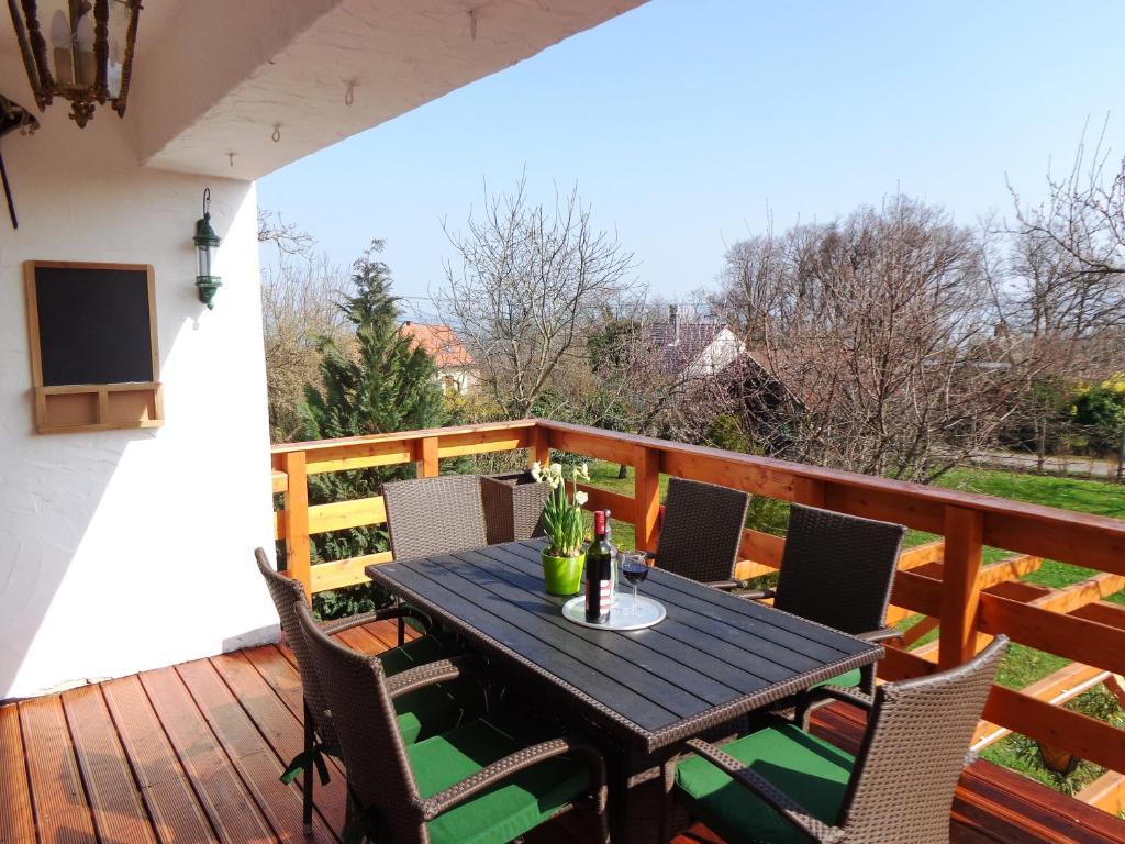 Fülöp Villa Apartmanház - Three-Bedroom Apartment