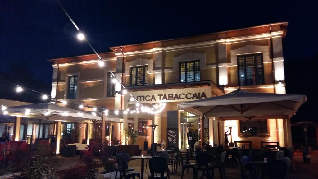 Restauracja lub miejsce do jedzenia w obiekcie Hotel Antica Tabaccaia Resort