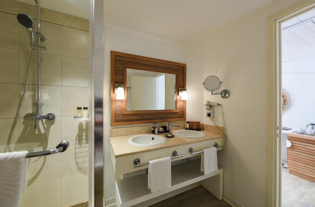 Canonnier Beachcomber Golf Resort & Spa - 11