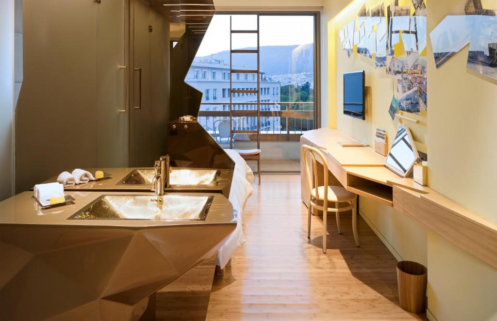 Nespecifikovaný výhled na hory nebo výhled na hory při pohledu z hotelu