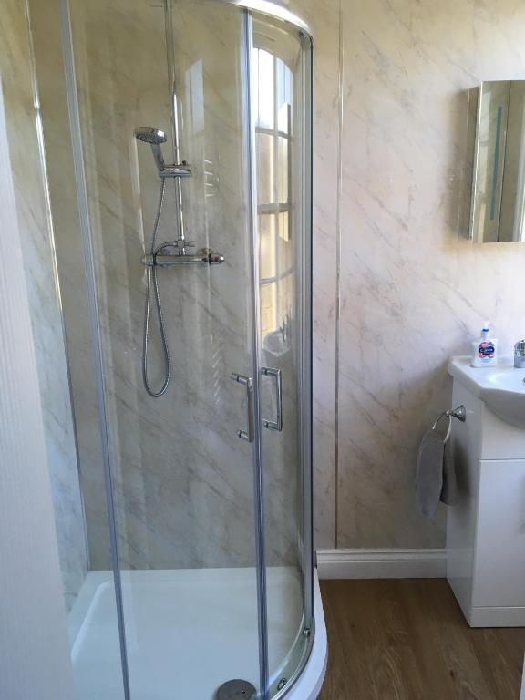 The White Hart pub and rooms - Deluxe Double Room With Shower