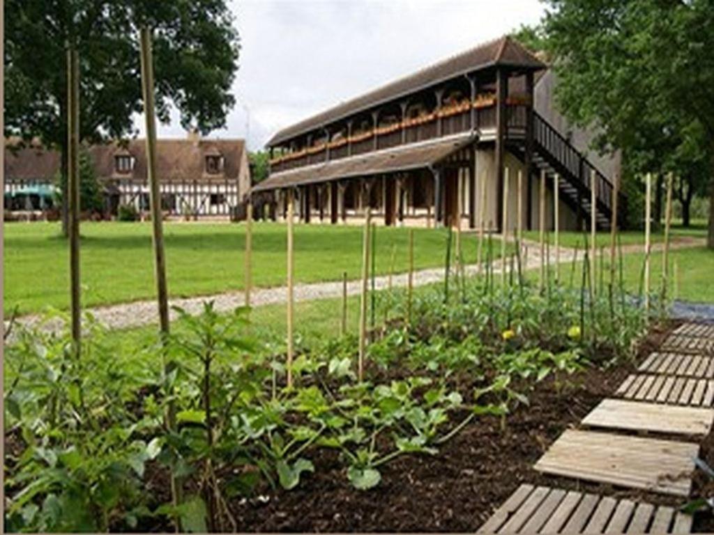 Zahrada ubytování L'Orée des Chênes, The Originals Relais