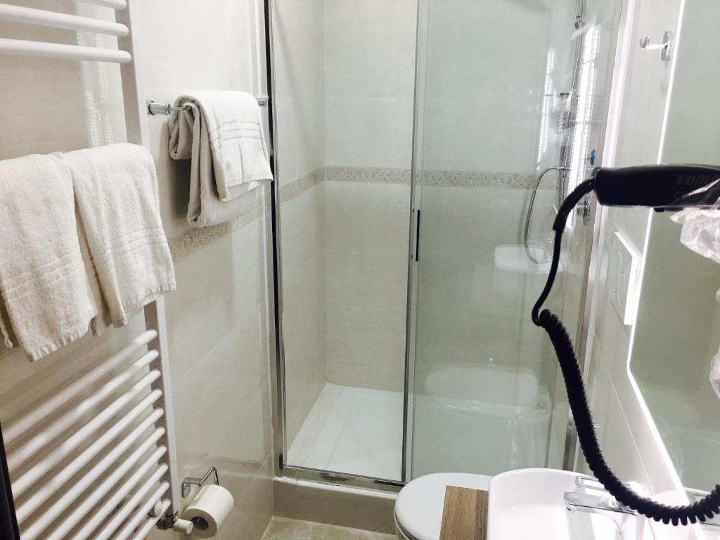 Favola Romana - Guest House - Double Room With Private Bathroom