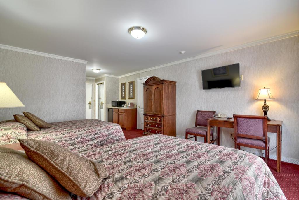 Roosevelt Inn & Suites Saratoga Springs - Habitación Doble Deluxe Con Balcón