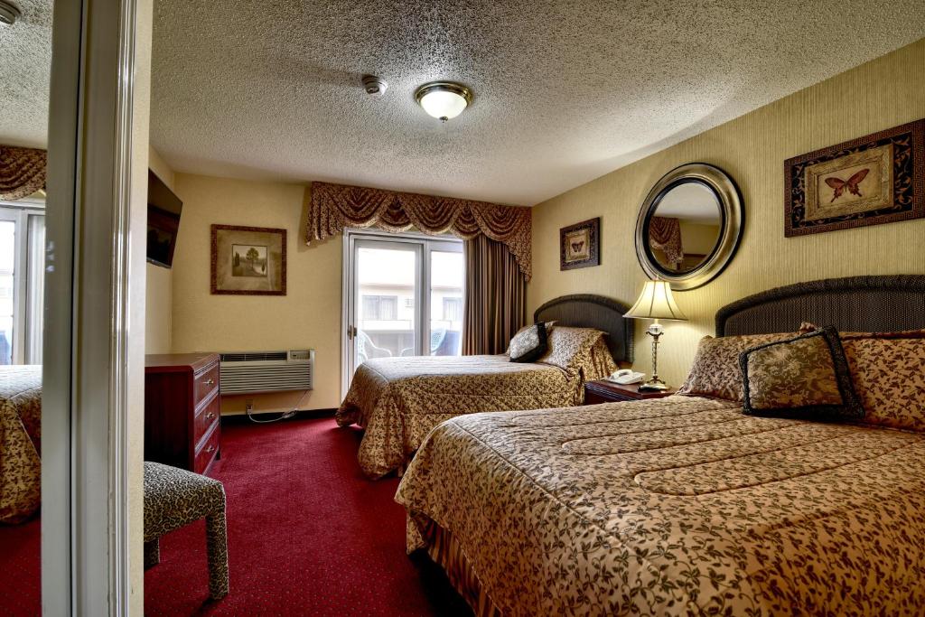 Roosevelt Inn & Suites Saratoga Springs - Suite King Con Vista Al Césped