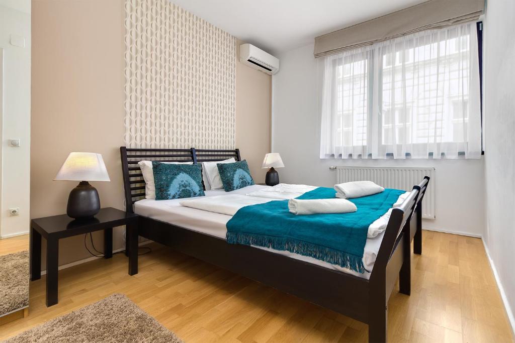 Quality Point Apartments 0-24 reception - Resim 44