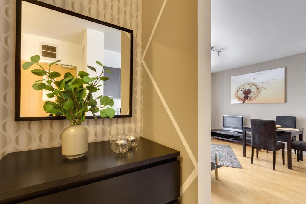 Quality Point Apartments 0-24 reception - Resim 41