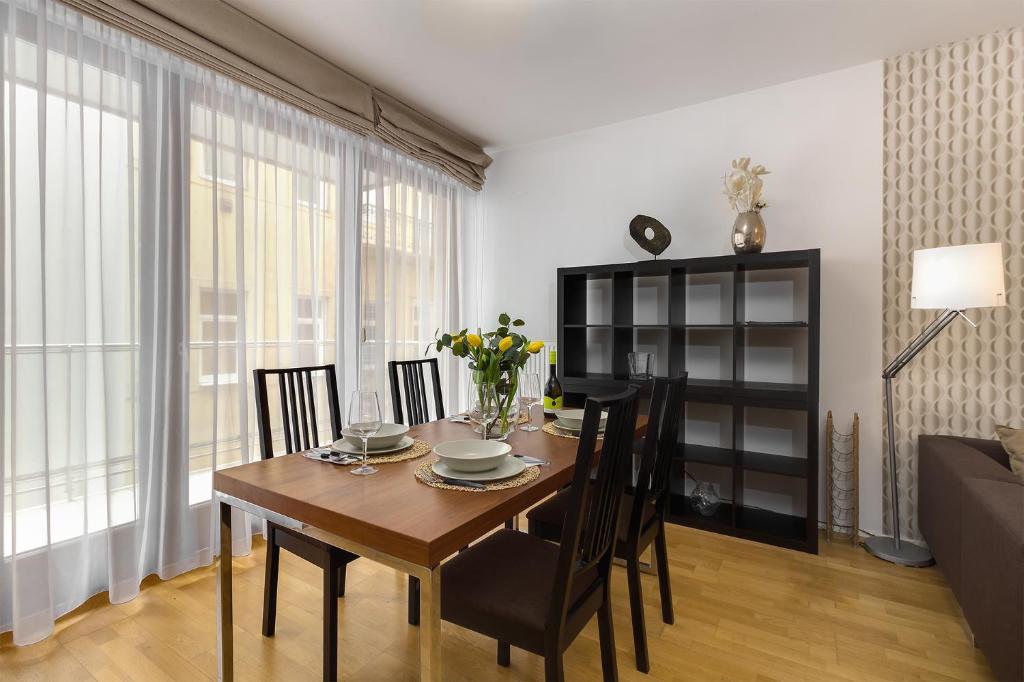 Quality Point Apartments 0-24 reception - Resim 28