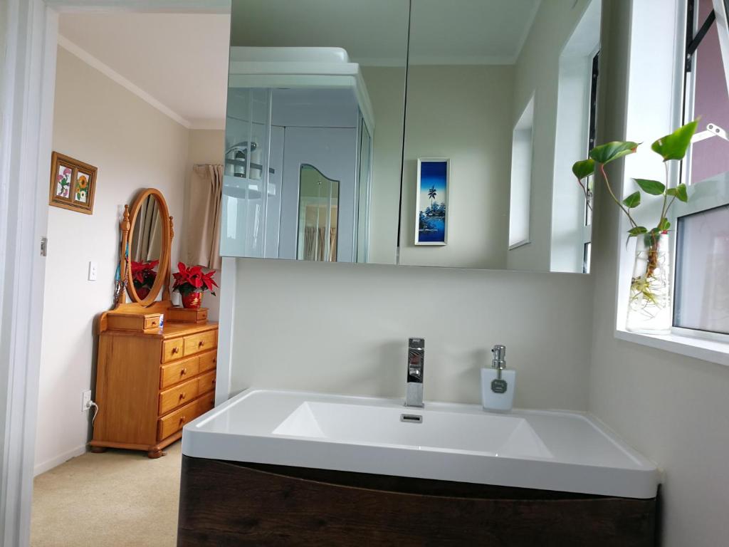 Harbour View Guesthouse - #1 Premium Queen -Bett - Privatbeton Mit Meerblick
