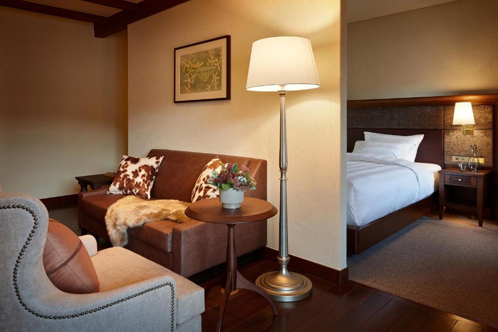 Postel nebo postele na pokoji v ubytování Lotte Arai Resort