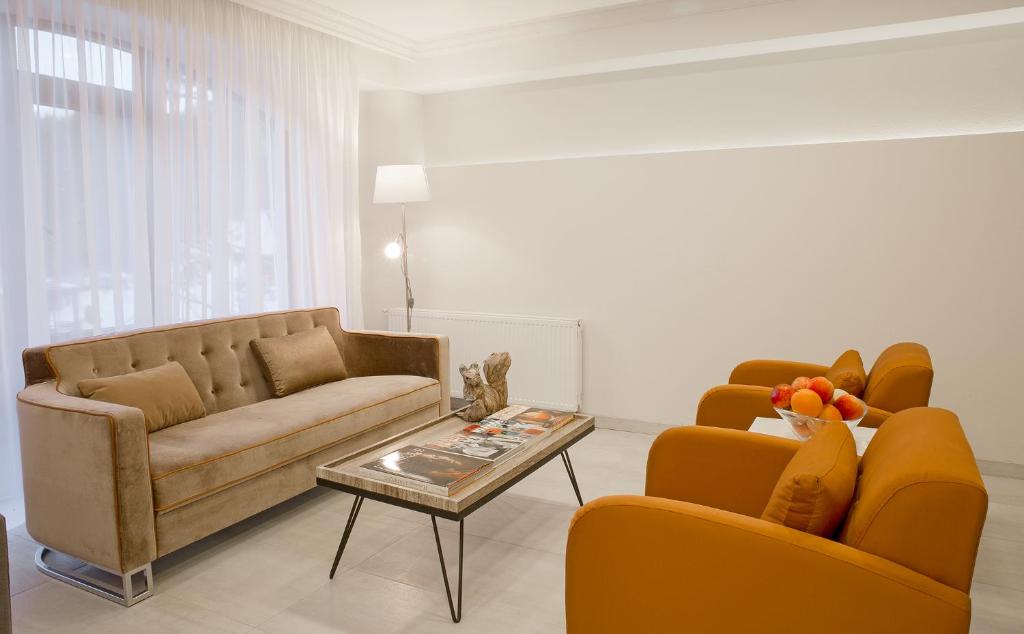 Posezení v ubytování Kokhta Plaza Boutique Hotel