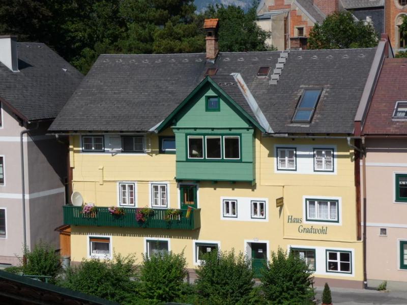 The building in which Az apartmant is located