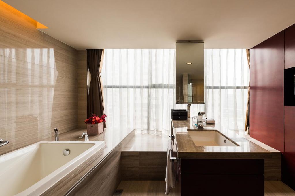 Grand Mercure Xiamen Downtown-Free Welcome Fruit & Metro Station - Deluxe King Room