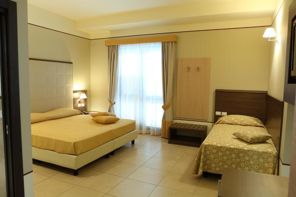 Hotel Milazzo - Chambre Triple Standard Avec Balcon