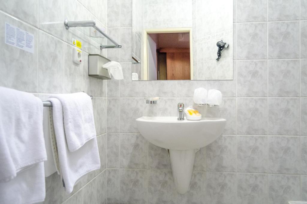 Hotel West - Habitación Doble Estándar