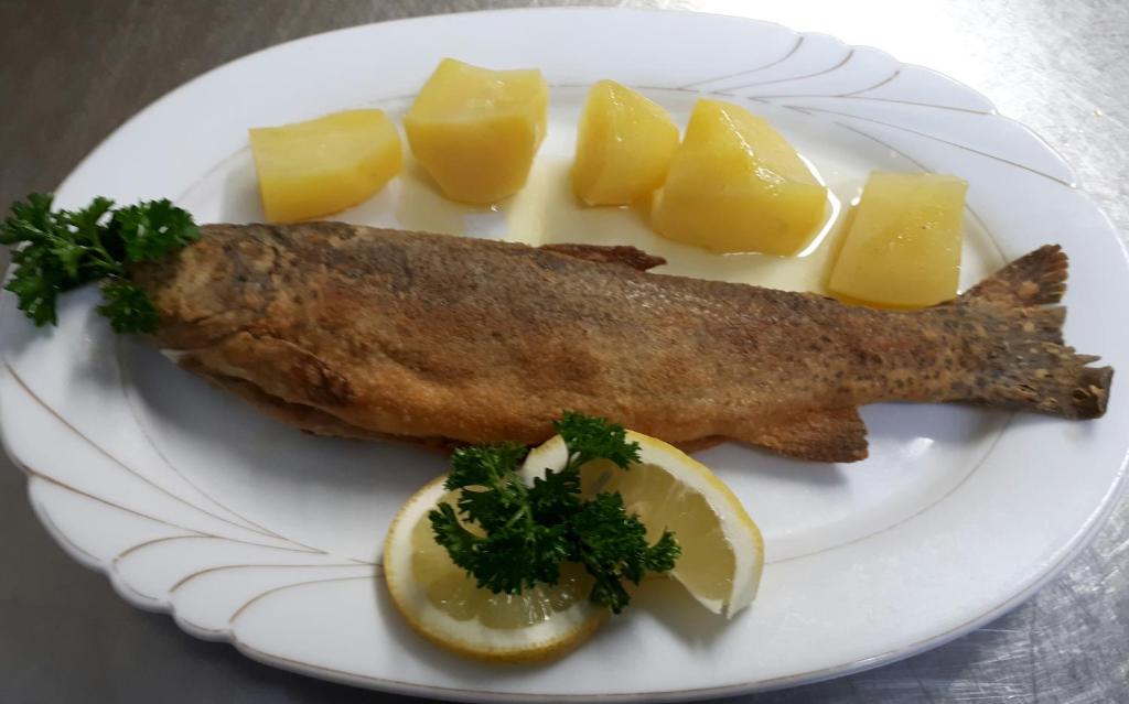 Jídlo v penzionu nebo okolí