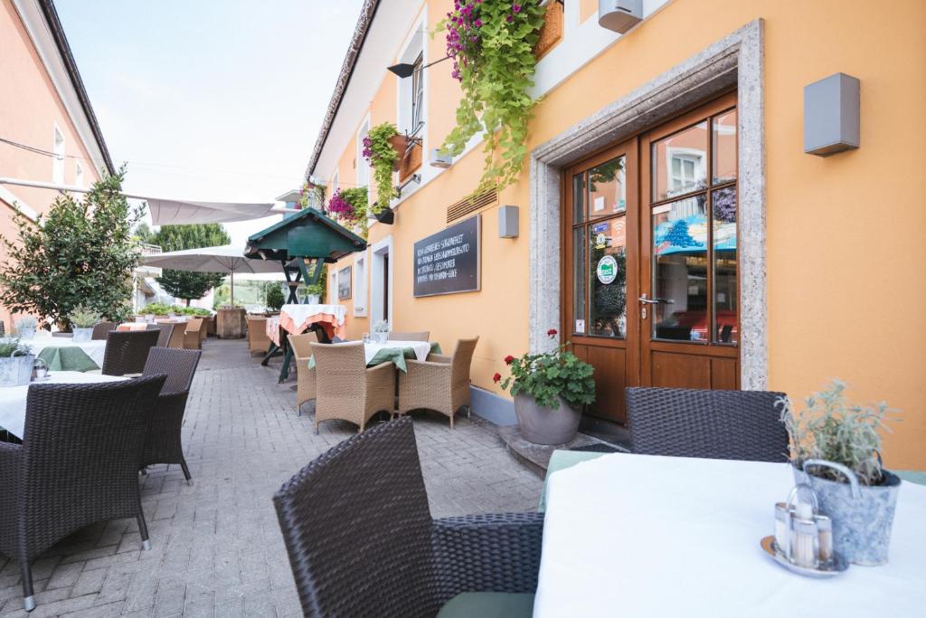Restoran või mõni muu söögikoht majutusasutuses Hotel am Marktplatz - Landgasthof Wratschko - Gamlitz