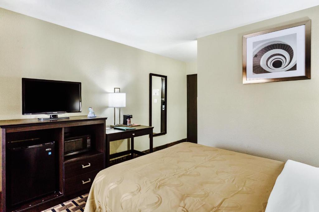 Quality Inn Downtown - クイーンルーム