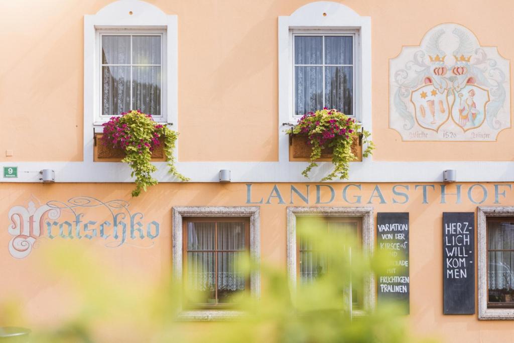 Foto sihtkohas Gamlitz asuva majutusasutuse Hotel am Marktplatz - Landgasthof Wratschko - Gamlitz galeriist
