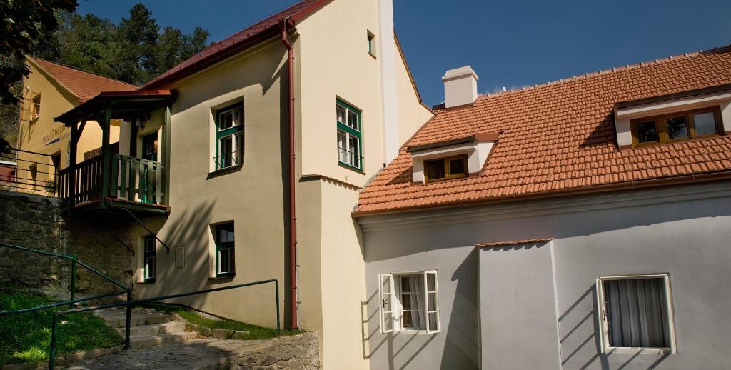 Budynek, w którym mieści się hotel