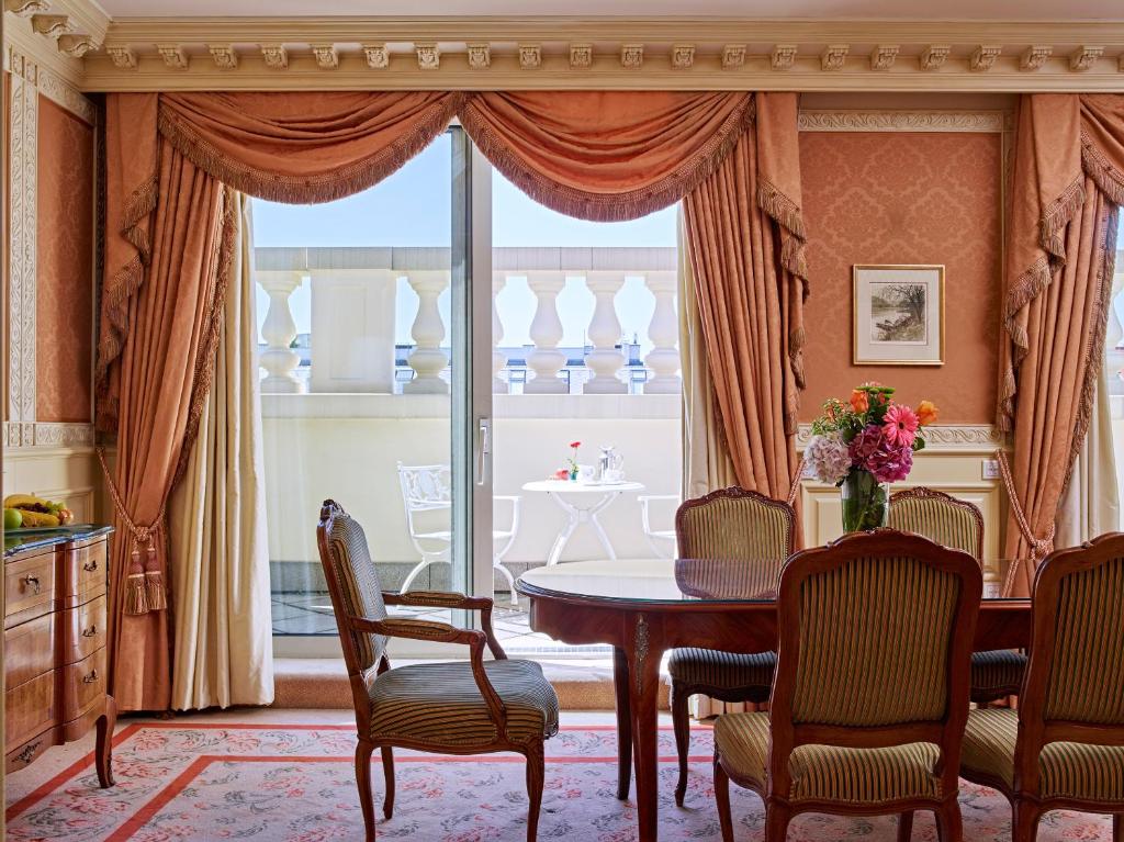 Posezení v ubytování Grand Hotel Wien