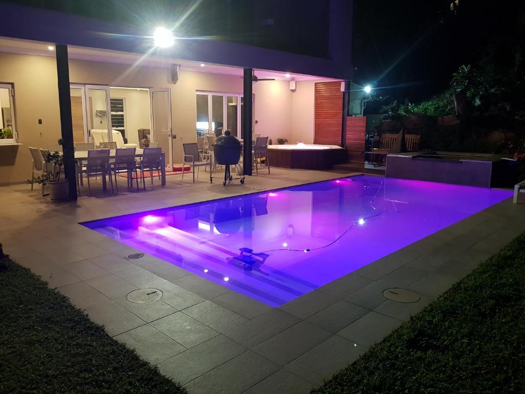 Bazén v ubytování Umhlanga Lodge nebo v jeho okolí