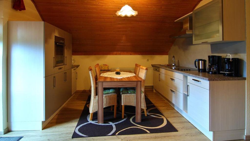 Kuchyň nebo kuchyňský kout v ubytování Huisnhof