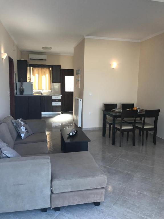 Barbaras Apartments - 8