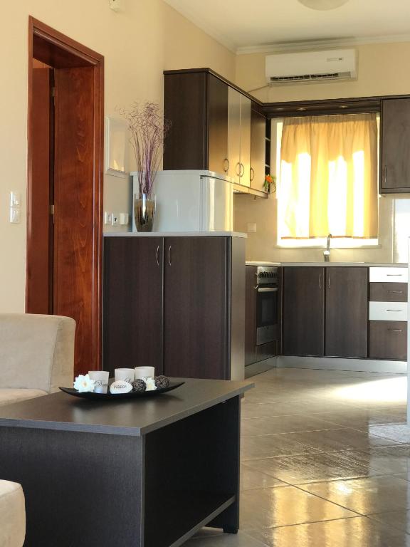 Barbaras Apartments - 1