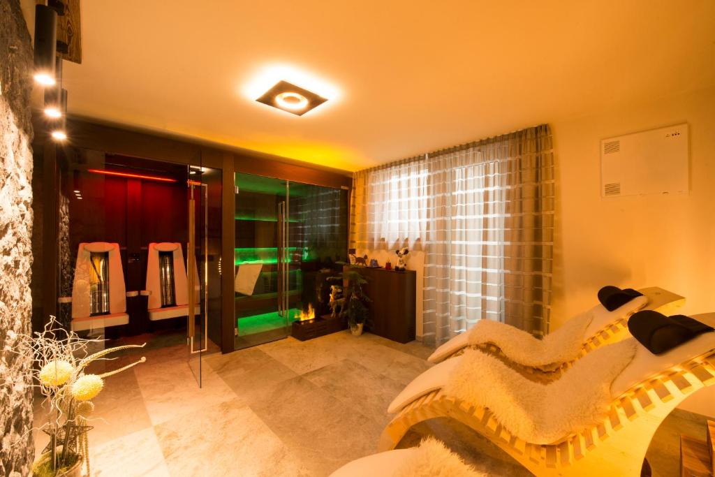 Telewizja i/lub zestaw kina domowego w obiekcie Apartments Antines