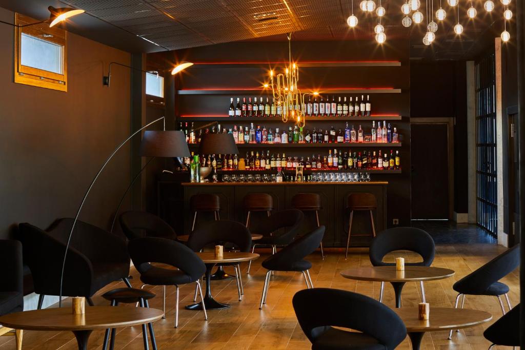 Lounge nebo bar v ubytování Hotel & Spa Arzuaga