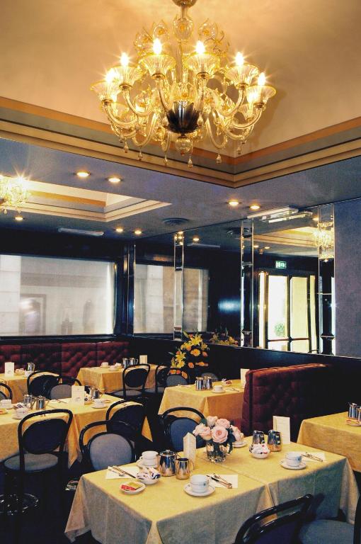 Restaurace v ubytování Hotel Centrale Byron