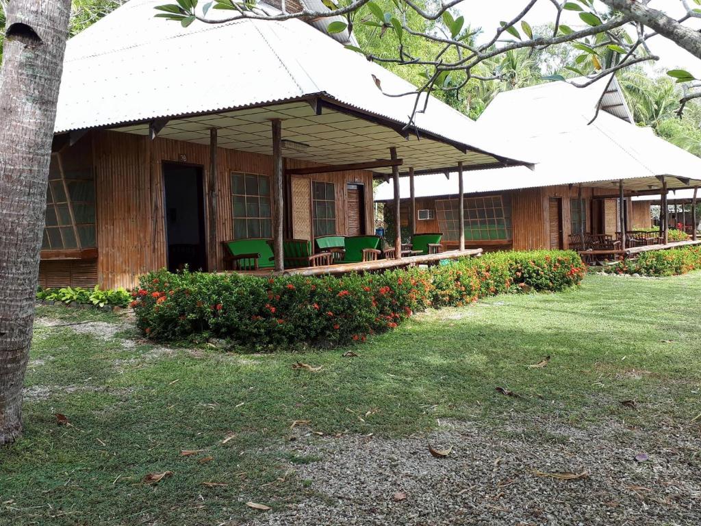 Zahrada ubytování Costa Aguada Island Resort, Inampulugan Island, Sibunag, Guimaras