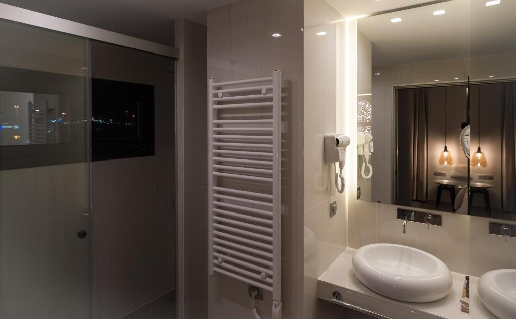 Lavris City Suites - 8